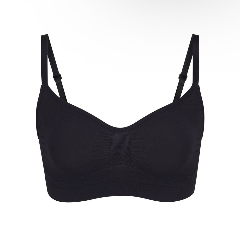 SKIMS seamless sculpt bralette (ONYX)
